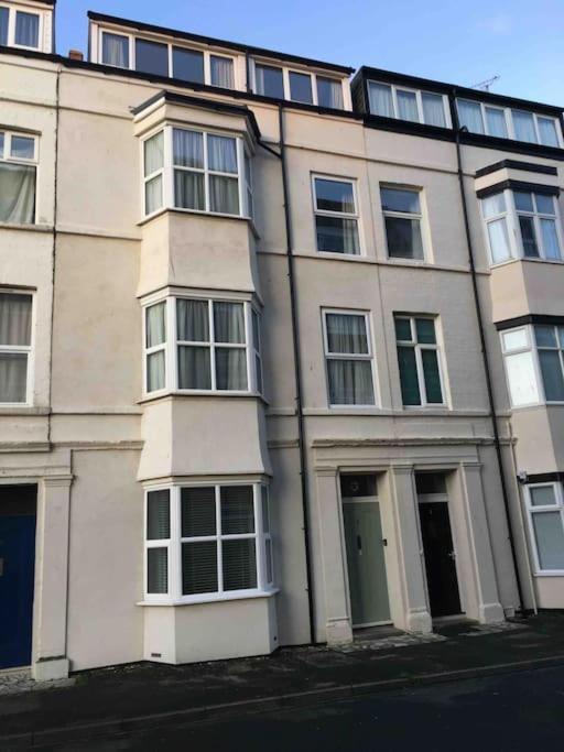 Tidesreach Filey, Sleeps 13, Close To Beach Exterior foto