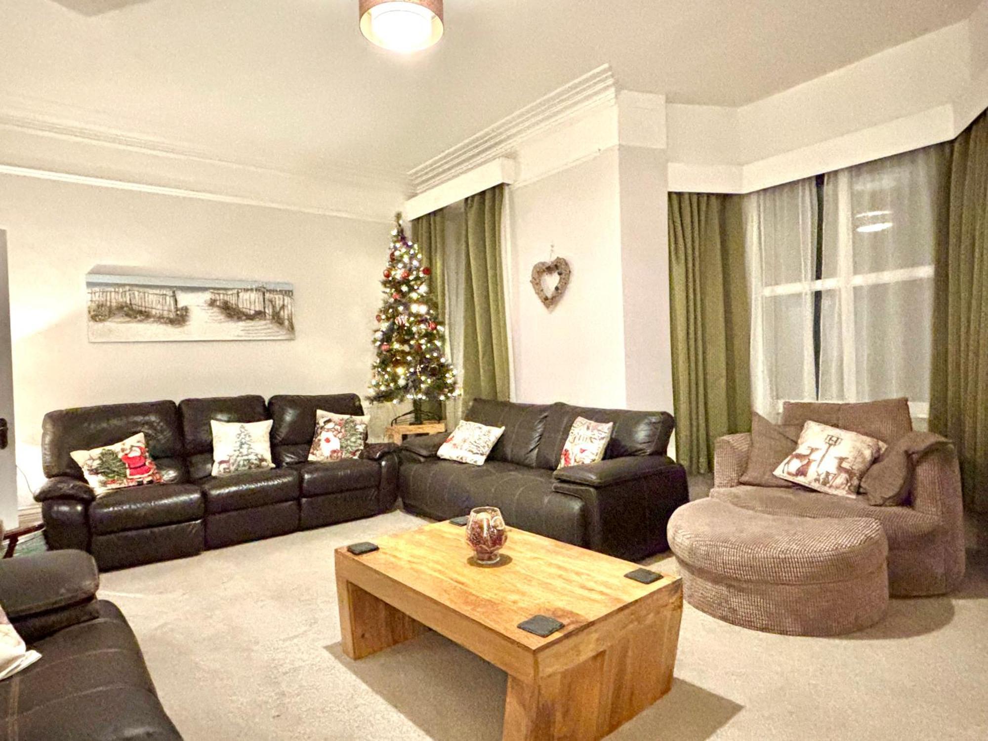 Tidesreach Filey, Sleeps 13, Close To Beach Exterior foto