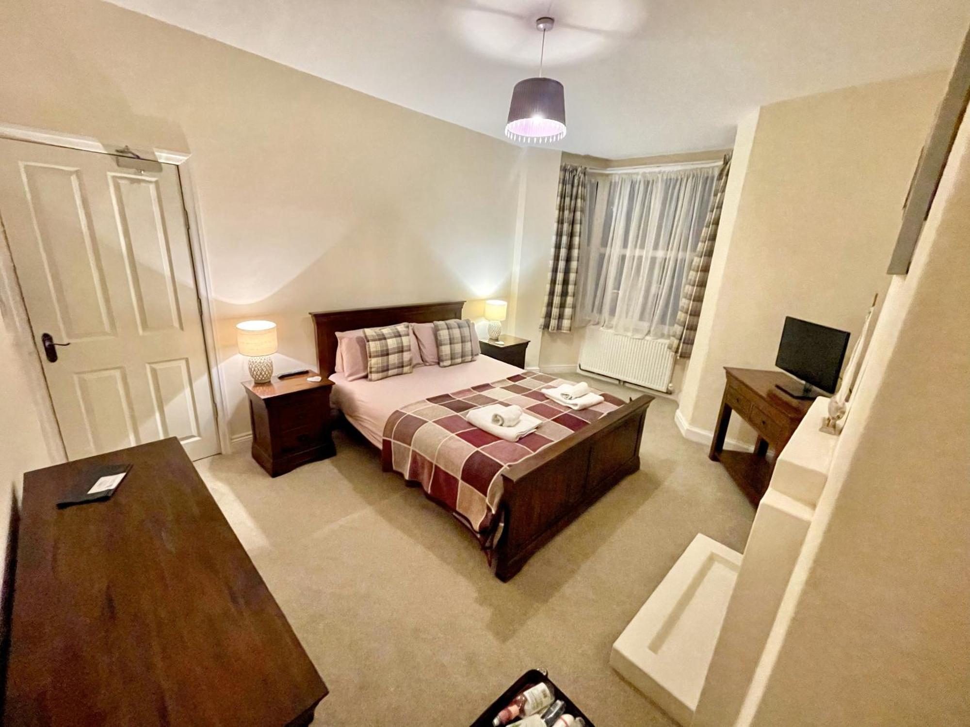 Tidesreach Filey, Sleeps 13, Close To Beach Exterior foto